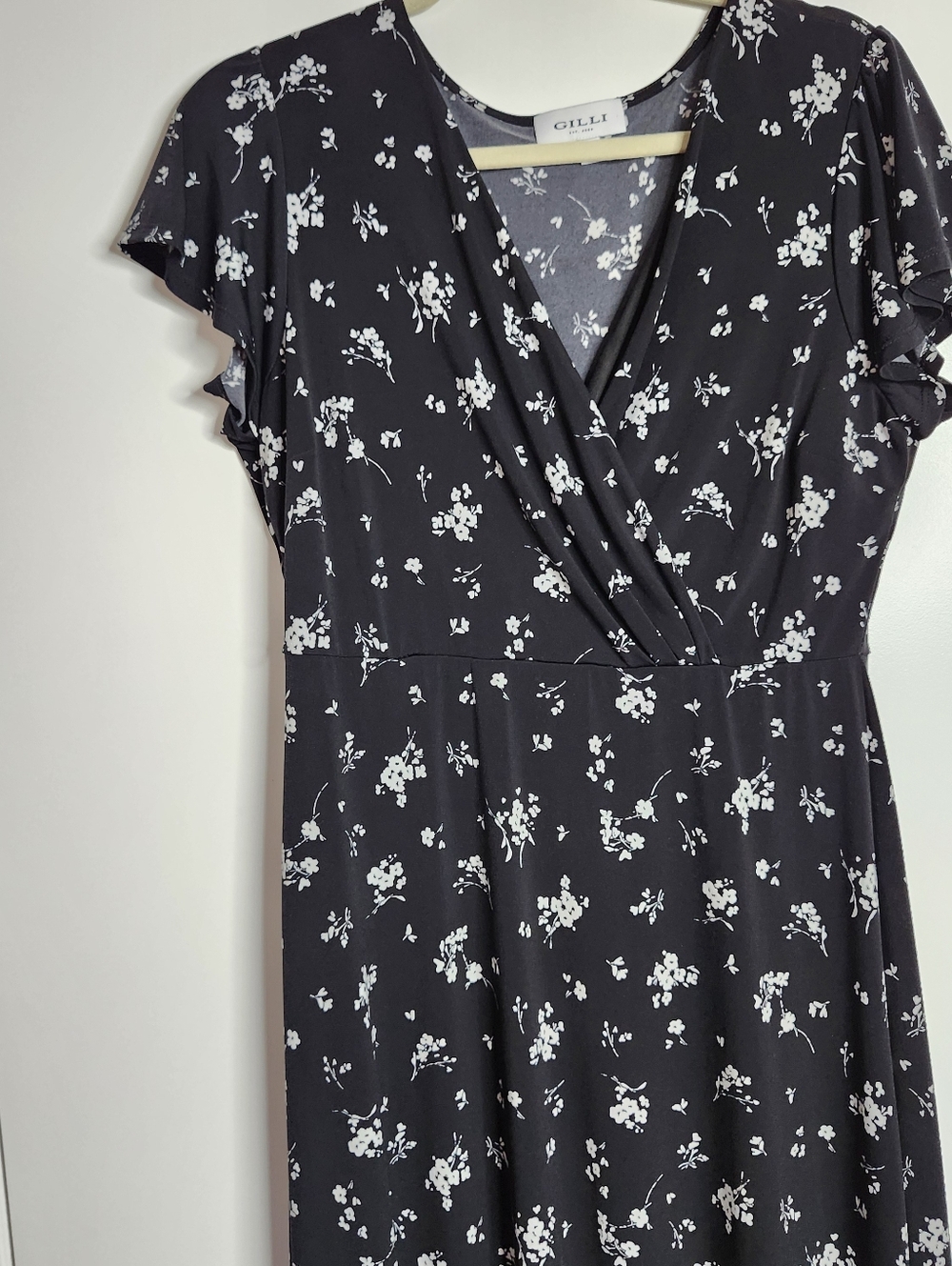 Gilli Short Sleeve Vneck Maxi Dress Womens Large Black White Floral Faux Wrap - Picture 2 of 10